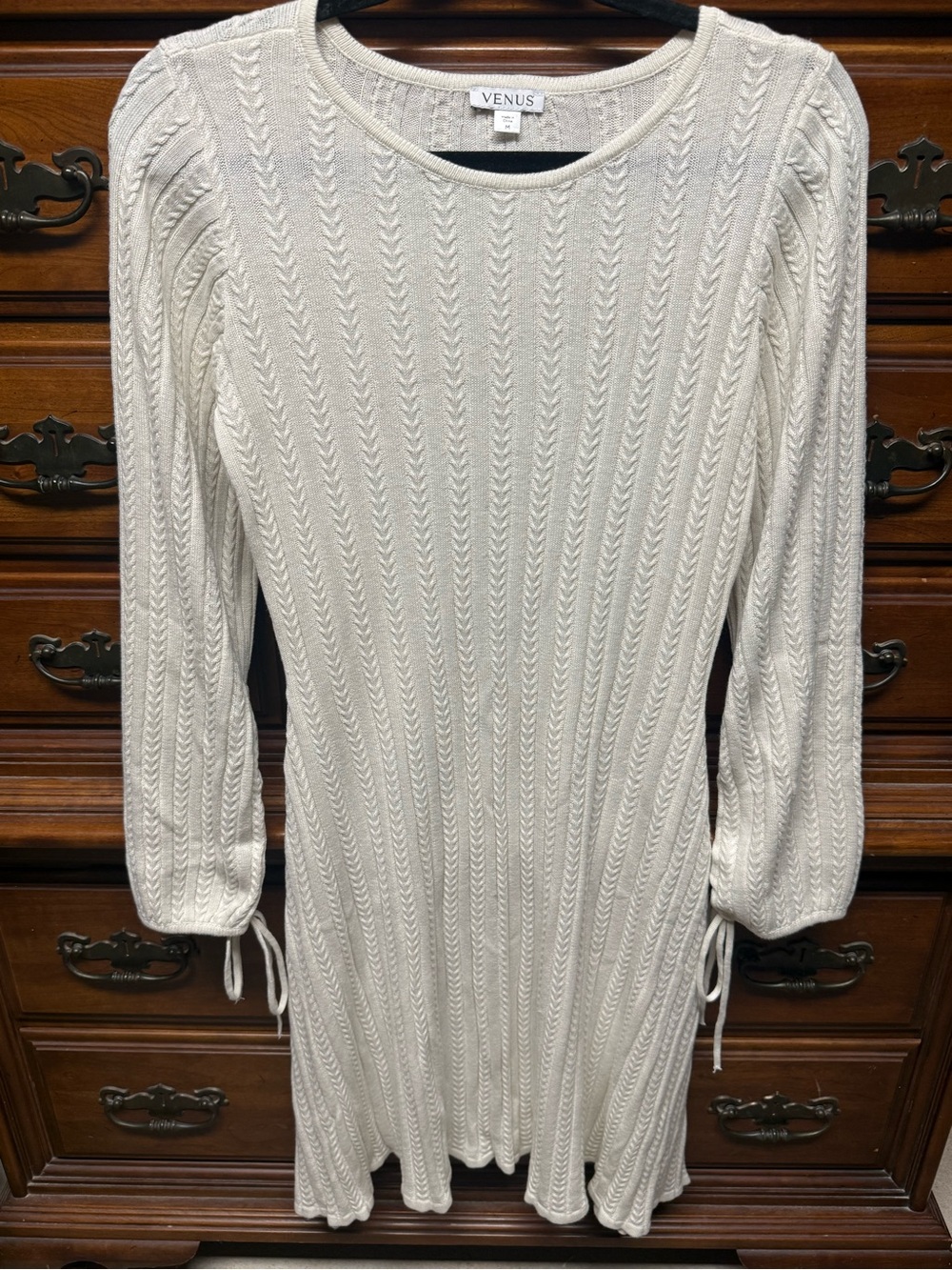 VENUS Cream Cable-Knit Long Sleeve Tie-Cuff Dress